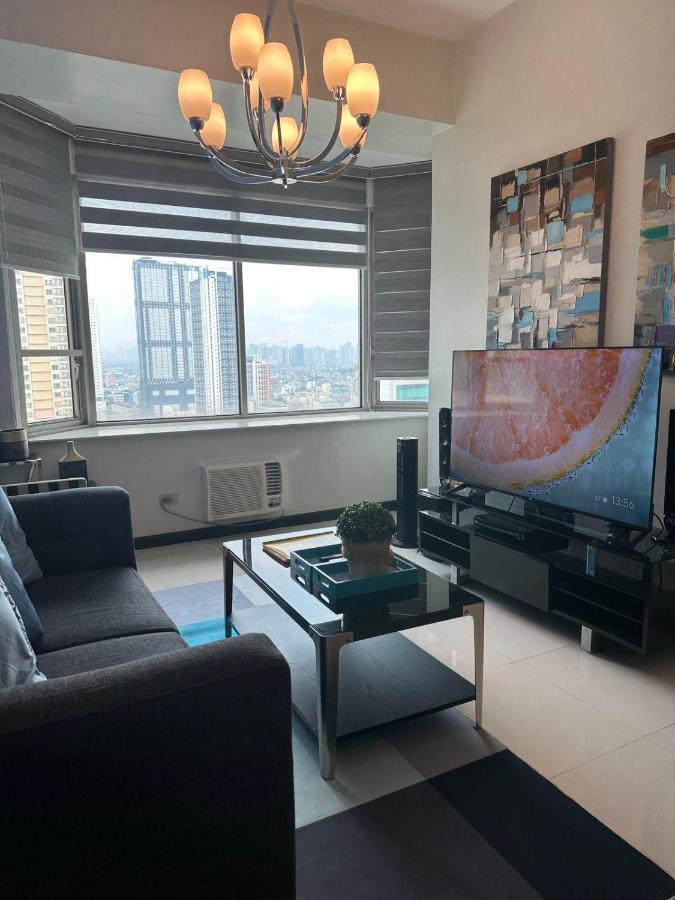 Suites De Marina Manila With Netflix Экстерьер фото