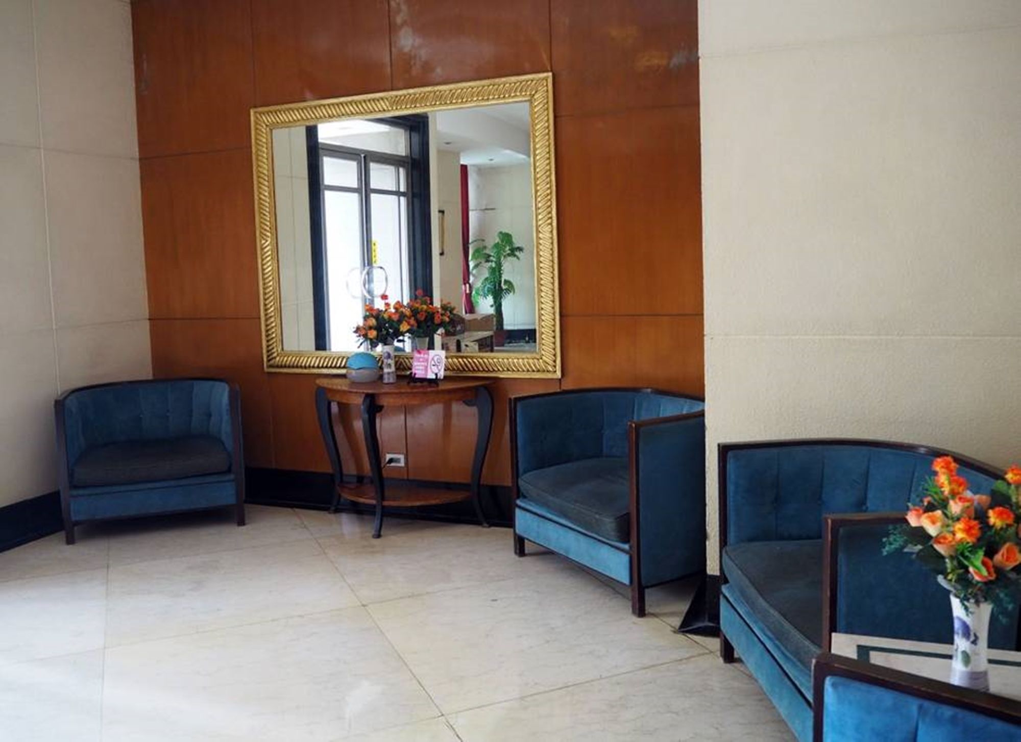 Suites De Marina Manila With Netflix Экстерьер фото