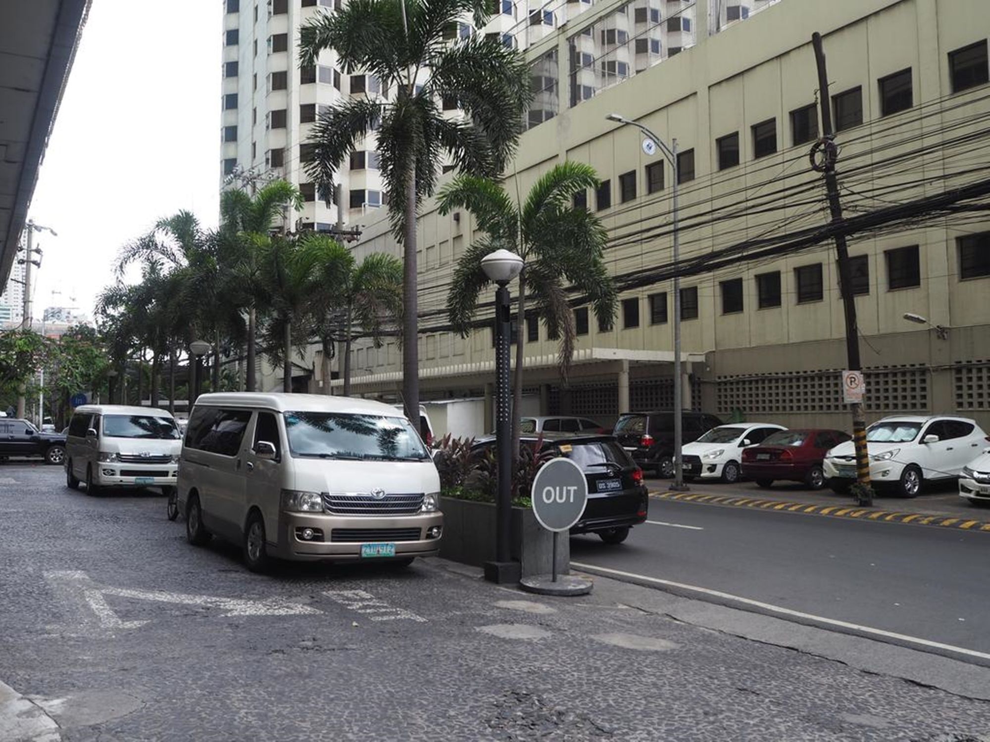 Suites De Marina Manila With Netflix Экстерьер фото